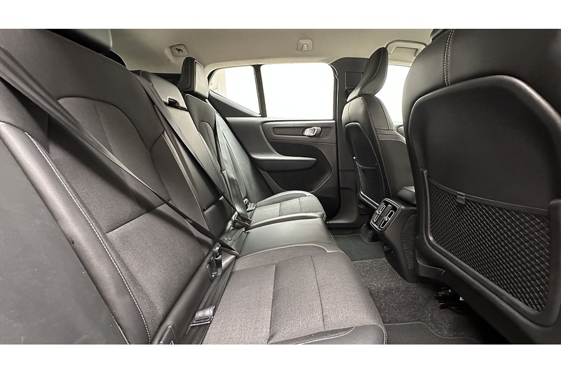 Volvo XC40 T3 Momentum Pro - U4144