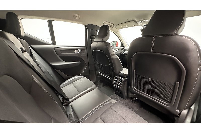 Volvo XC40 T3 Momentum Pro - U4144