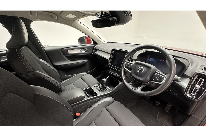 Volvo XC40 T3 Momentum Pro - U4144