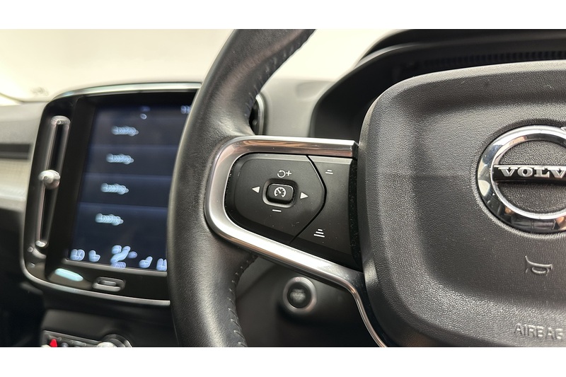 Volvo XC40 T3 Momentum Pro - U4144