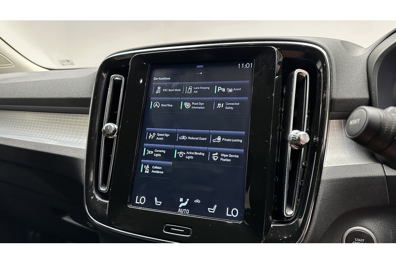 Volvo XC40 T3 Momentum Pro - U4144