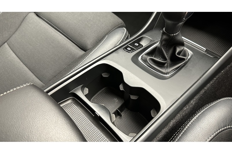 Volvo XC40 T3 Momentum Pro - U4144