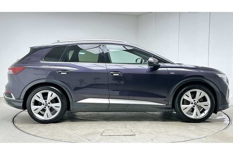 Audi Q4 e-tron S line - U4147