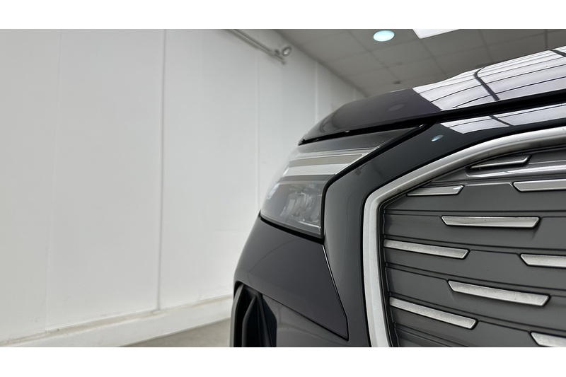 Audi Q4 e-tron S line - U4147