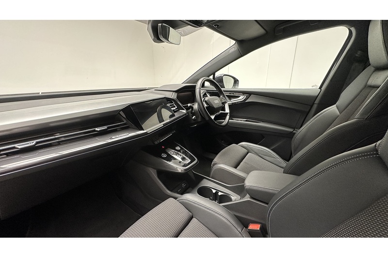 Audi Q4 e-tron S line - U4147