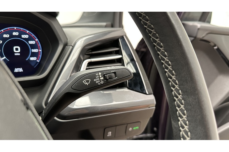 Audi Q4 e-tron S line - U4147