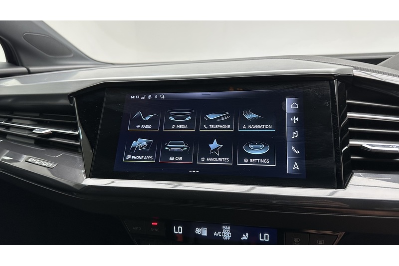 Audi Q4 e-tron S line - U4147