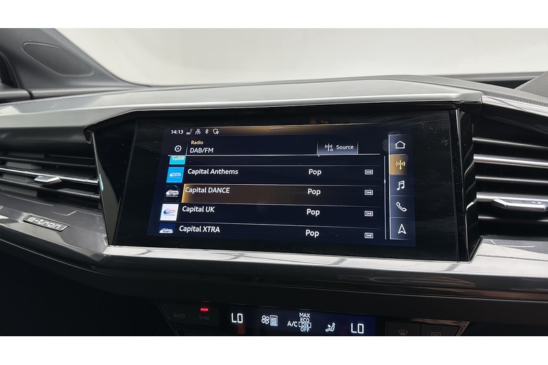 Audi Q4 e-tron S line - U4147