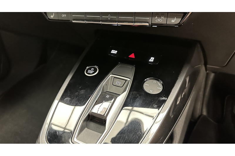 Audi Q4 e-tron S line - U4147