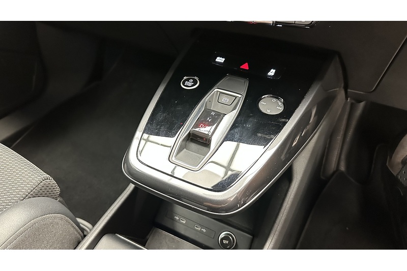 Audi Q4 e-tron S line - U4147