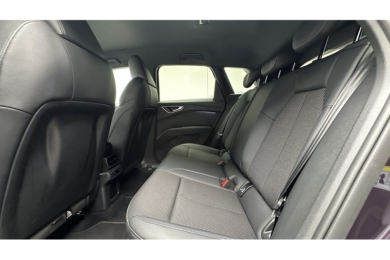 Audi Q4 e-tron S line - U4147