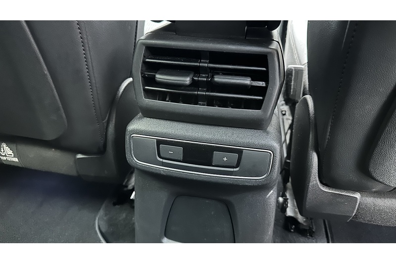 Audi Q4 e-tron S line - U4147