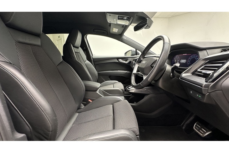 Audi Q4 e-tron S line - U4147