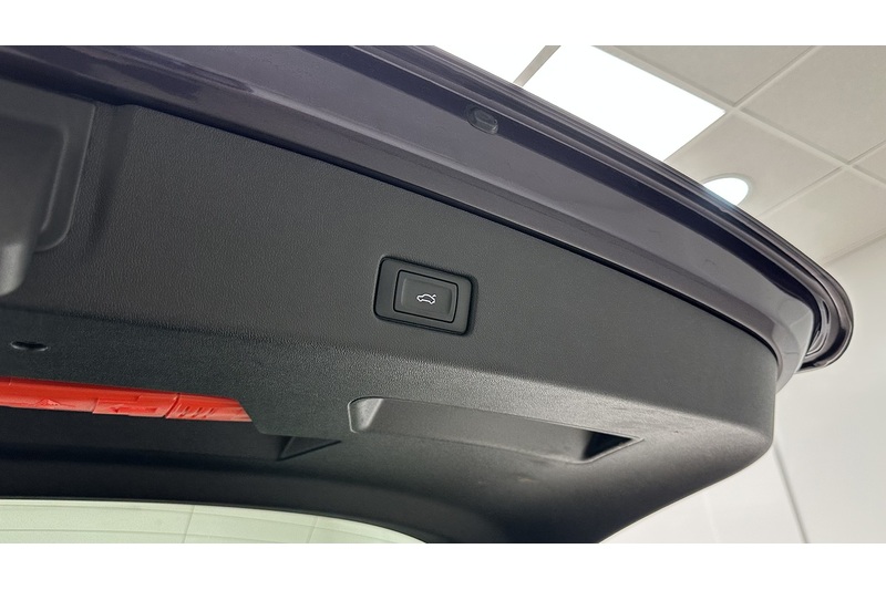 Audi Q4 e-tron S line - U4147