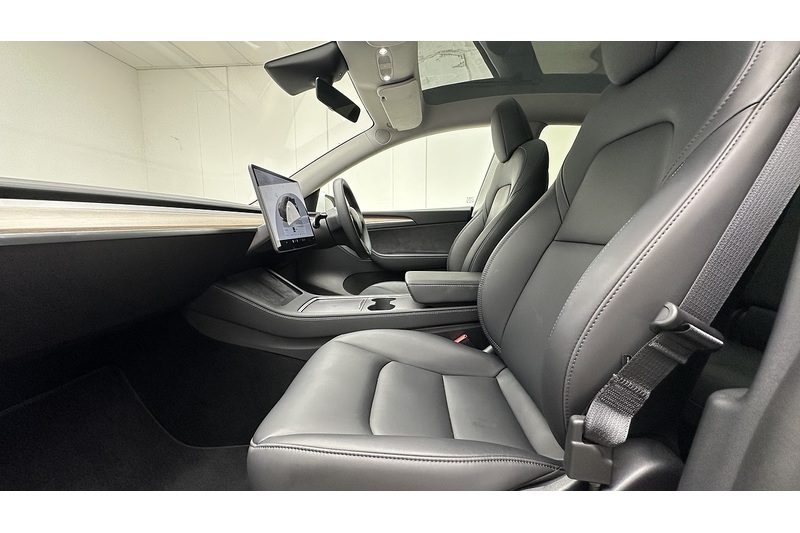 Tesla Model Y Long Range - U4160