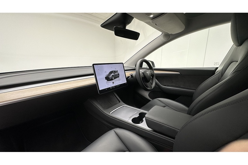 Tesla Model Y Long Range - U4160