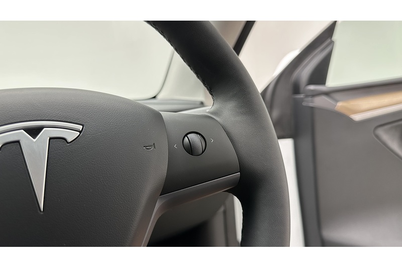 Tesla Model Y Long Range - U4160