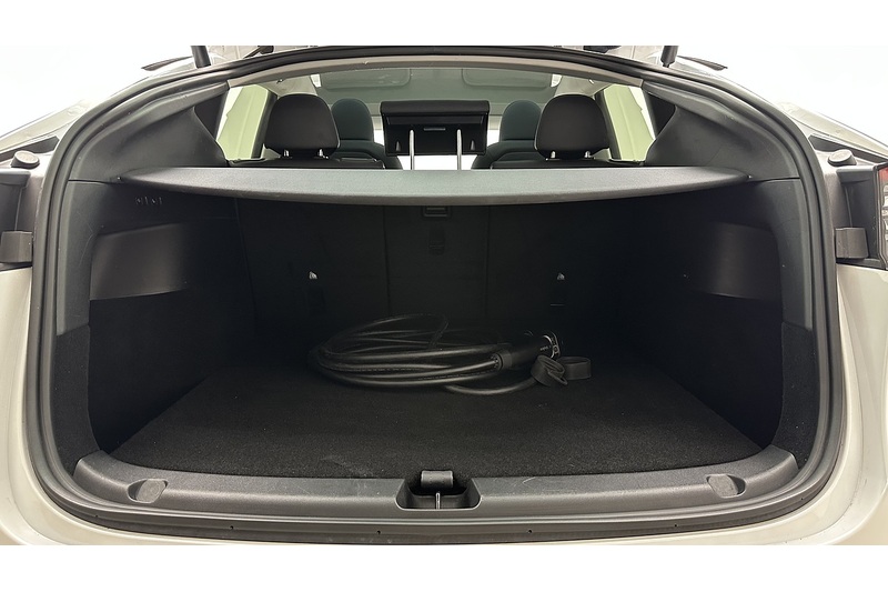 Tesla Model Y Long Range - U4160