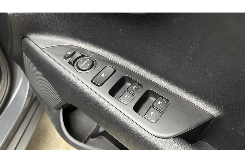 Kia Stonic T-GDi 2 - U4175