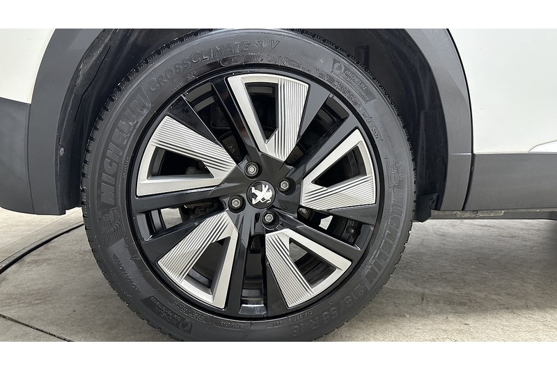 Peugeot E-2008 GT Line - U4177