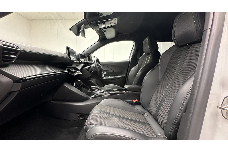 Peugeot E-2008 GT Line - U4177