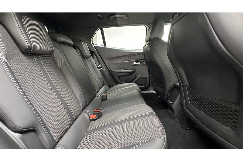 Peugeot E-2008 GT Line - U4177