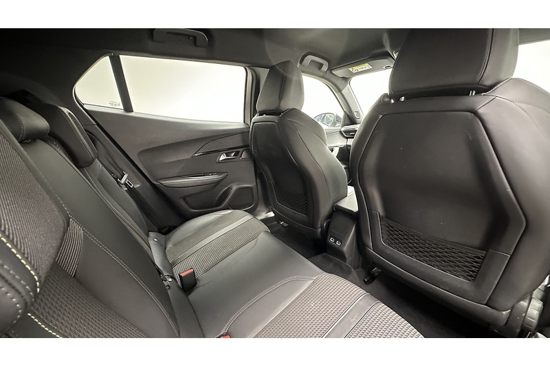 Peugeot E-2008 GT Line - U4177