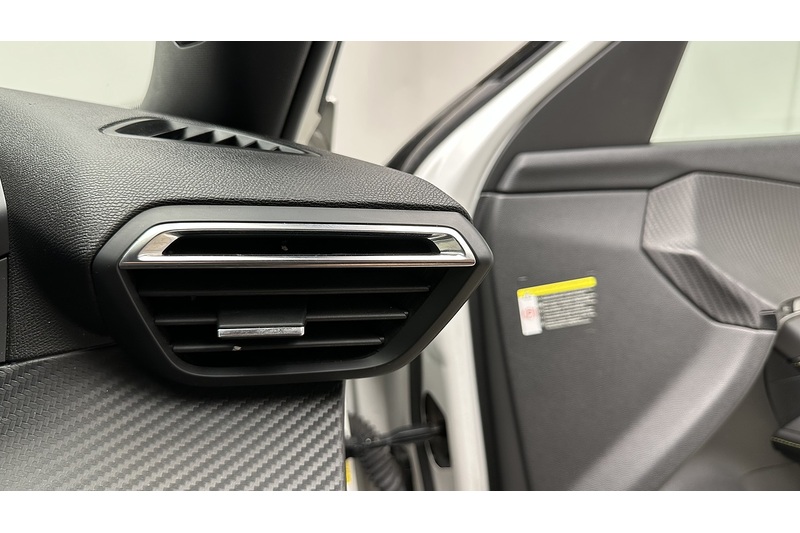 Peugeot E-2008 GT Line - U4177