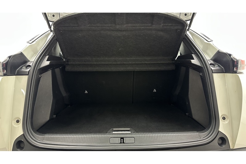 Peugeot E-2008 GT Line - U4177