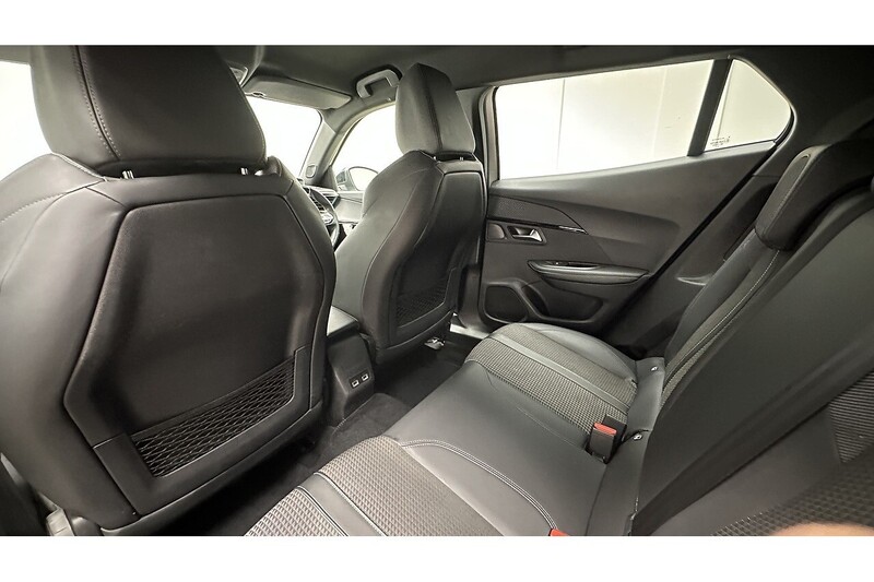 Peugeot E-2008 GT Line - U4177