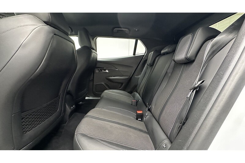 Peugeot E-2008 GT Line - U4177