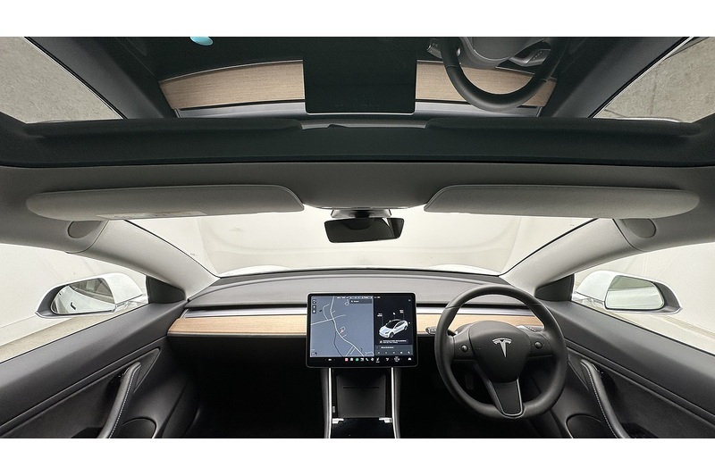 Tesla Model 3 Standard Range Plus - U4180