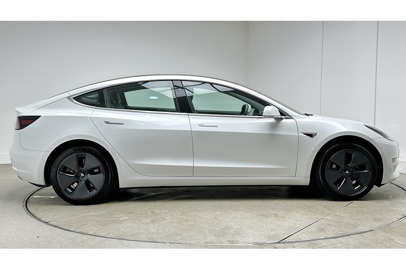 Tesla Model 3 Standard Range Plus - U4180
