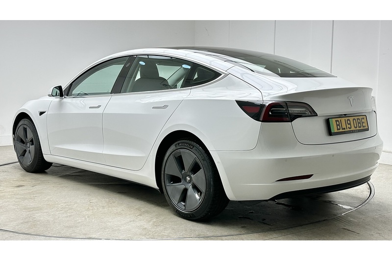 Tesla Model 3 Standard Range Plus - U4180