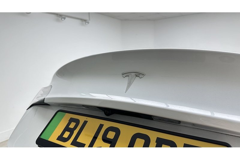 Tesla Model 3 Standard Range Plus - U4180