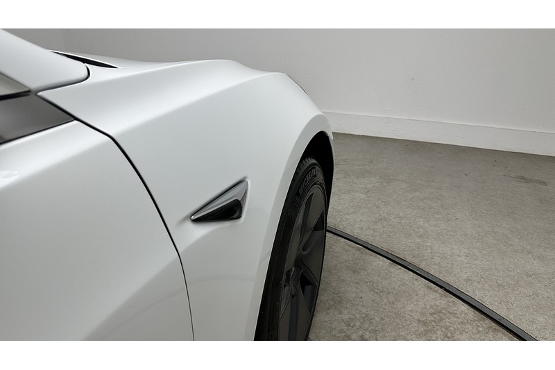Tesla Model 3 Standard Range Plus - U4180
