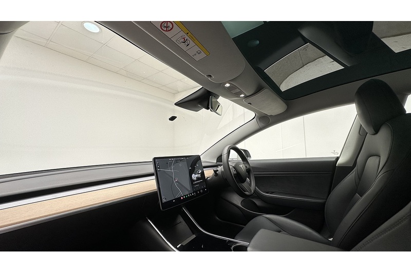 Tesla Model 3 Standard Range Plus - U4180