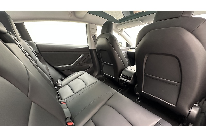 Tesla Model 3 Standard Range Plus - U4180