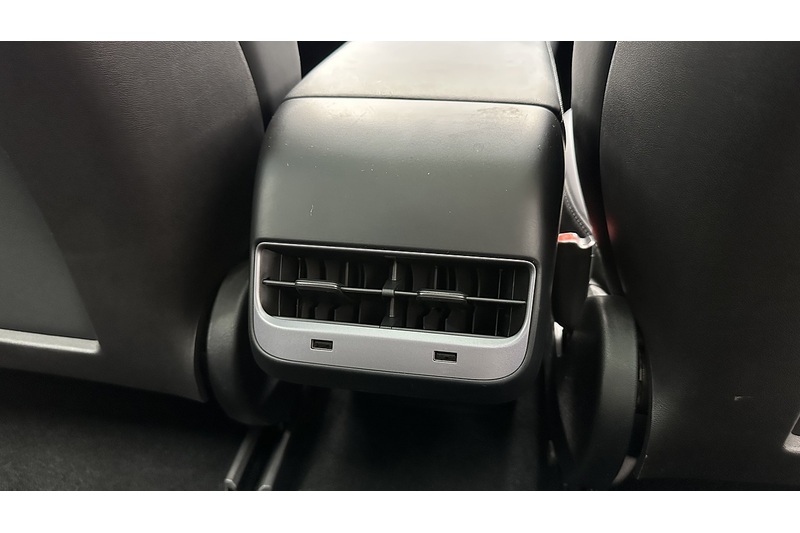 Tesla Model 3 Standard Range Plus - U4180
