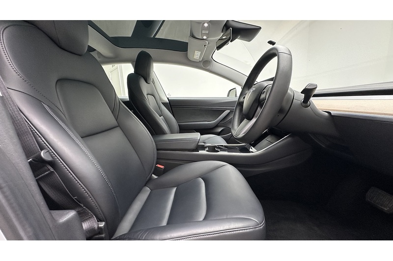 Tesla Model 3 Standard Range Plus - U4180