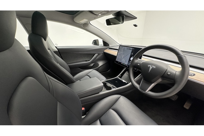 Tesla Model 3 Standard Range Plus - U4180