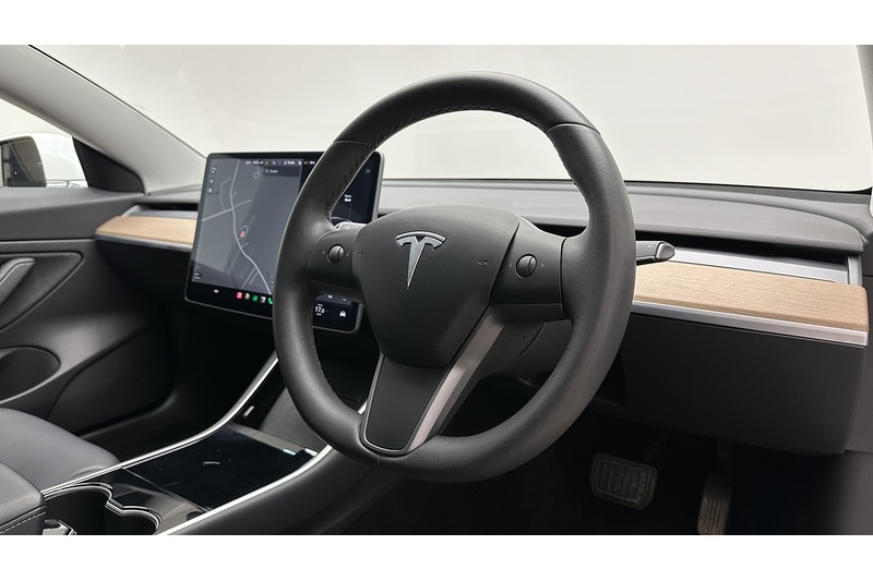 Tesla Model 3 Standard Range Plus - U4180