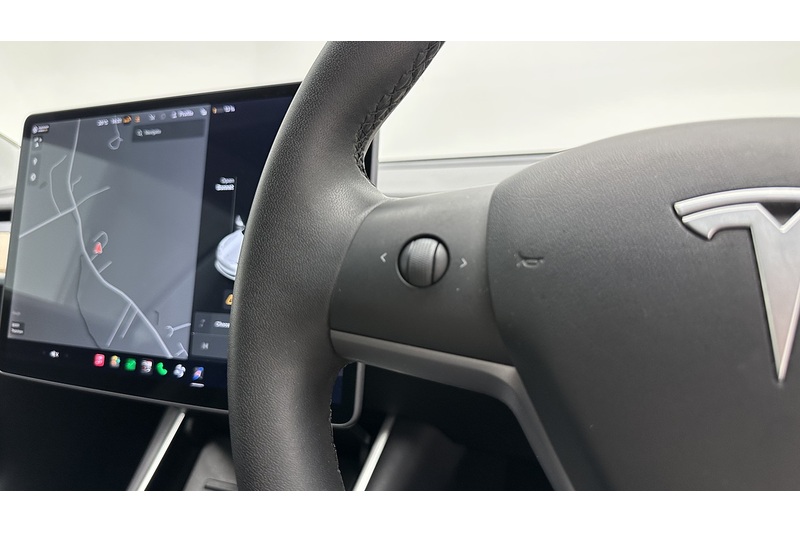 Tesla Model 3 Standard Range Plus - U4180