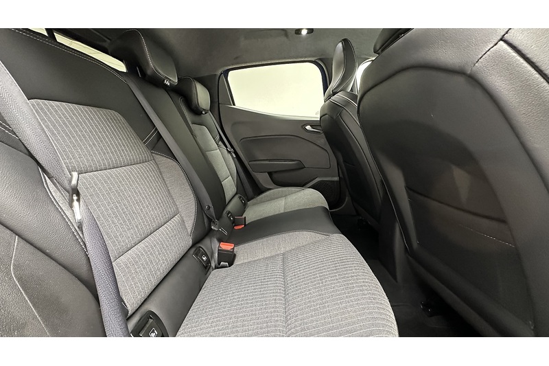 Renault Clio TCe techno - U4193
