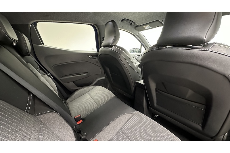 Renault Clio TCe techno - U4193