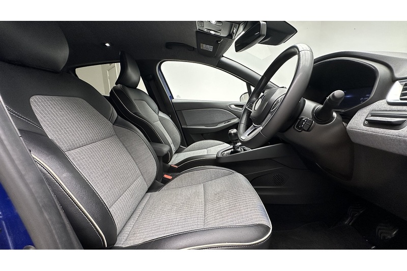 Renault Clio TCe techno - U4193