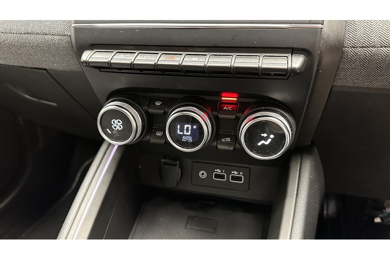 Renault Clio TCe techno - U4193