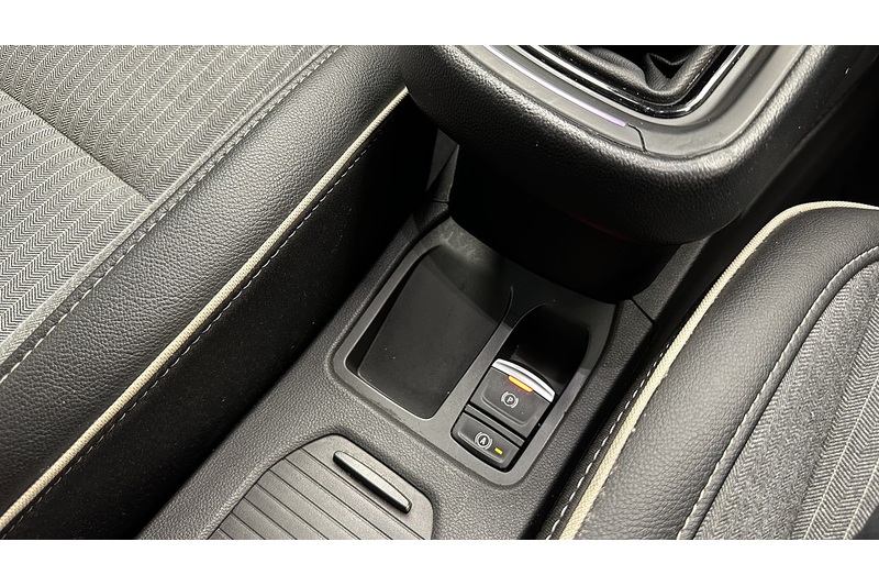 Renault Clio TCe techno - U4193