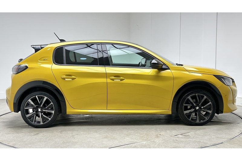 Peugeot 208 PureTech GT Premium - U4208