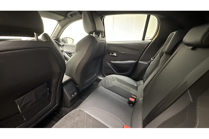 Peugeot 208 PureTech GT Premium - U4208